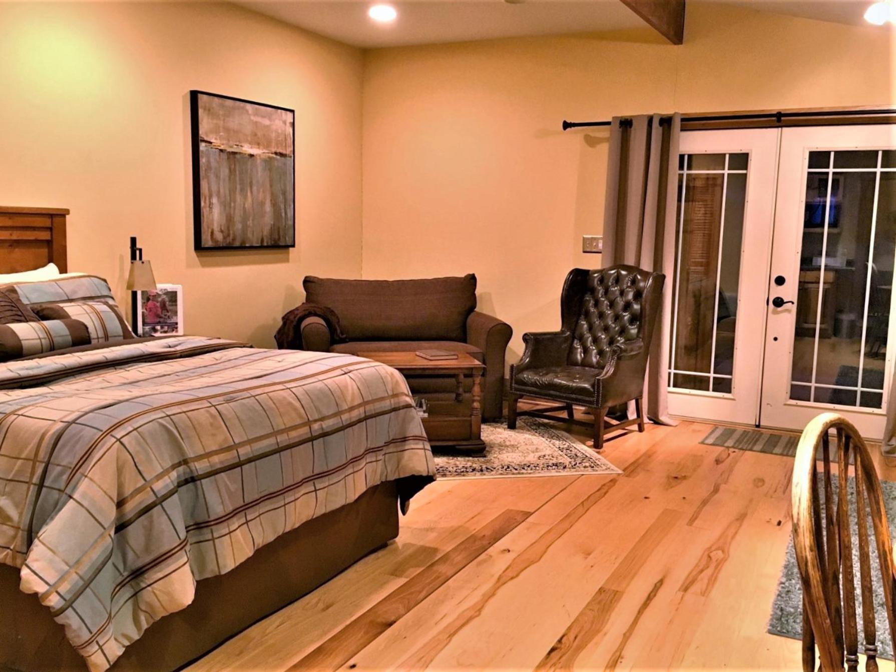 Holiday home Heartstone Country Retreat *